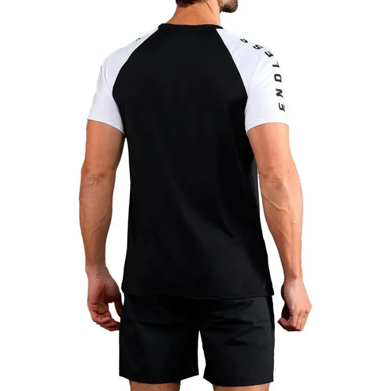 Camiseta Endless Feisty Iconic Negro Blanco