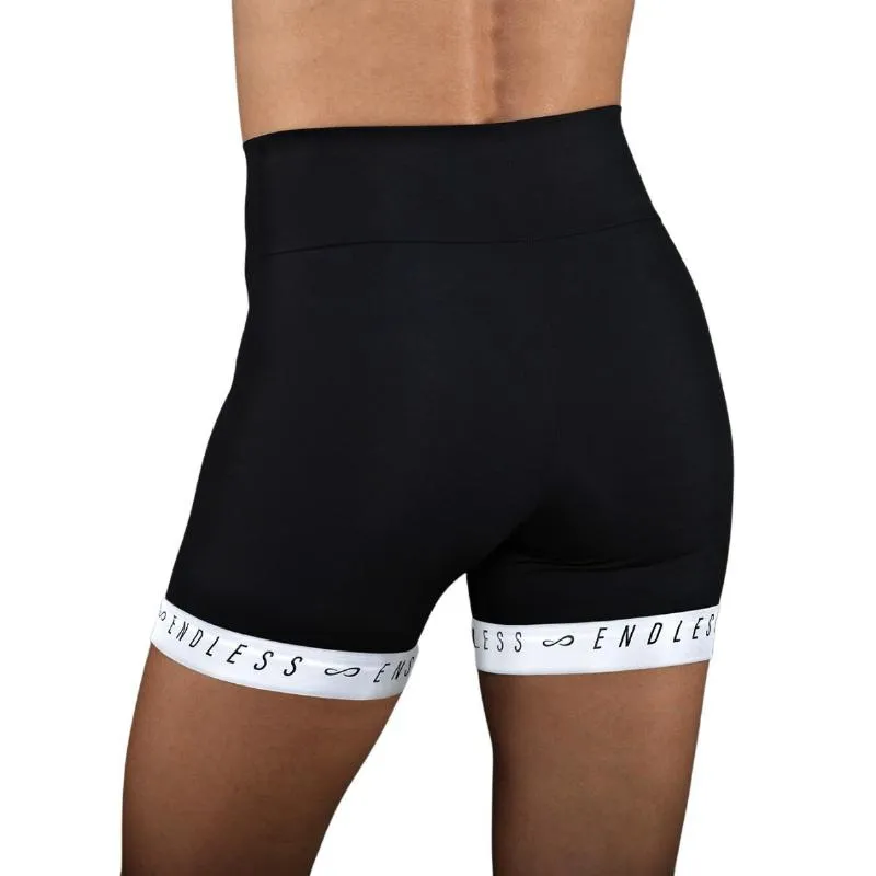 Short Endless Chill II Negro Blanco Mujer